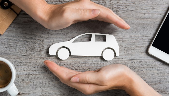 Assicurazione auto a rate: riepilogo